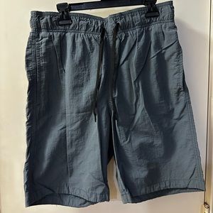 ITEM: H&M SWIM SHORTS
SIZE: MEN’S SMALL